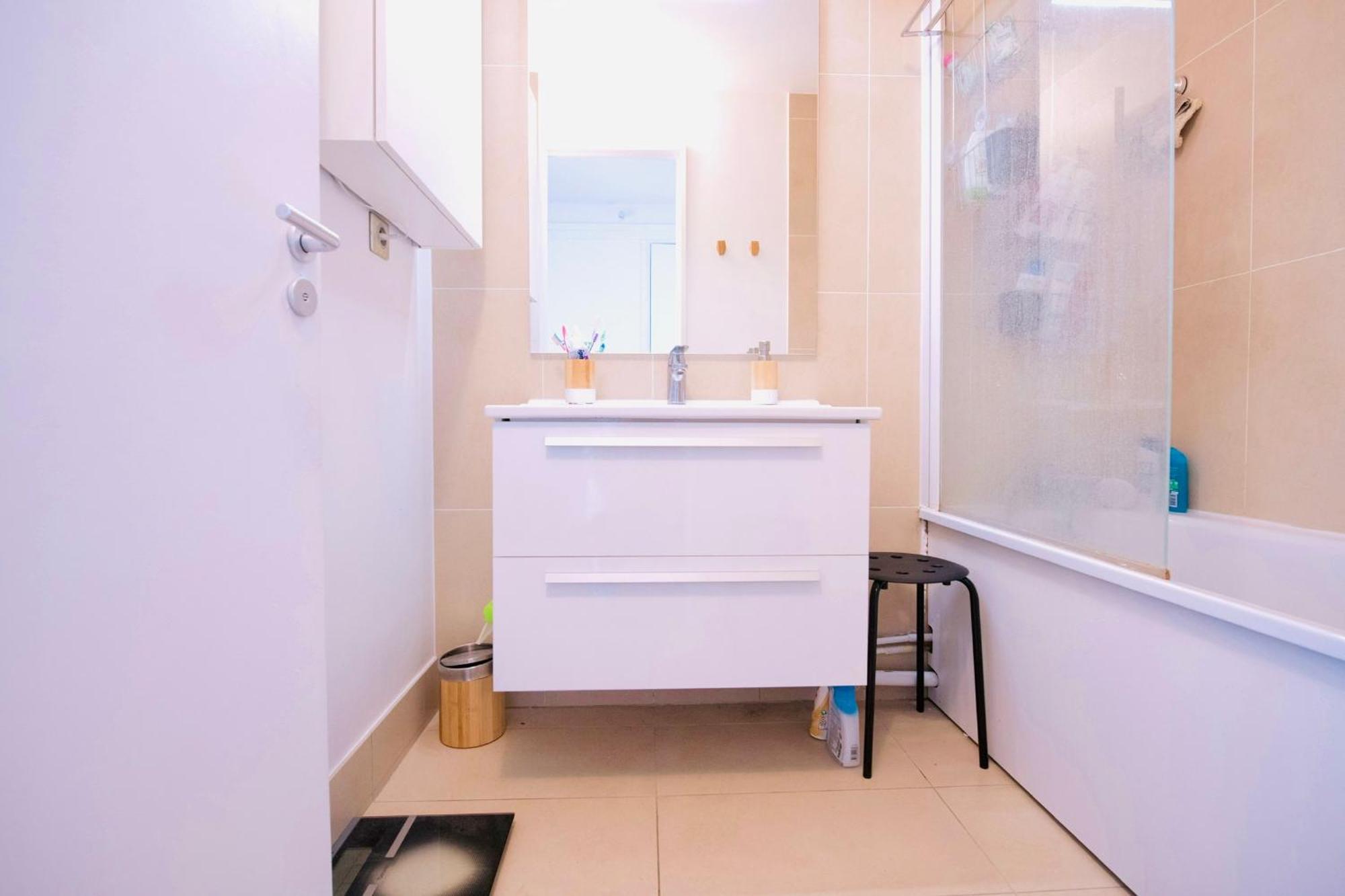 2 Private Bedrooms, Montparnasse Station 巴黎 外观 照片